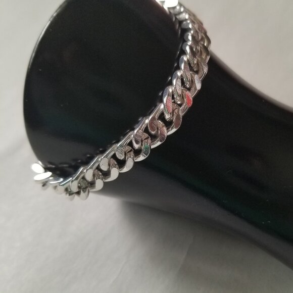 Claire's Silver Thick Chain Link Bracelet - Picture 3 of 5